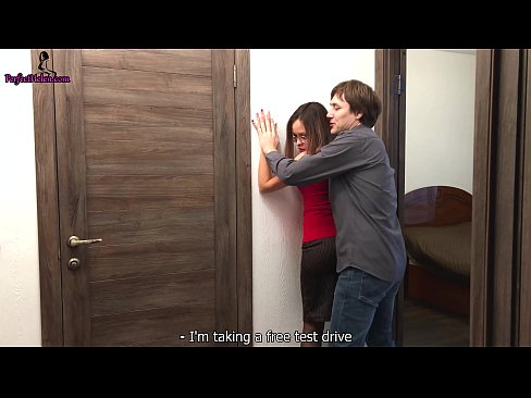 ❤️ Sexy Realtor သည် သူမ၏ တိုက်ခန်းကို ရောင်းနေစဉ် သူမ၏ ဖင်ပေါက်များကို ကာမစိတ်ဖြင့် လှုပ်ယမ်းနေသည် - Krempai ❌ Porno မှာ porn my.porn-impact.ru ❌️❤